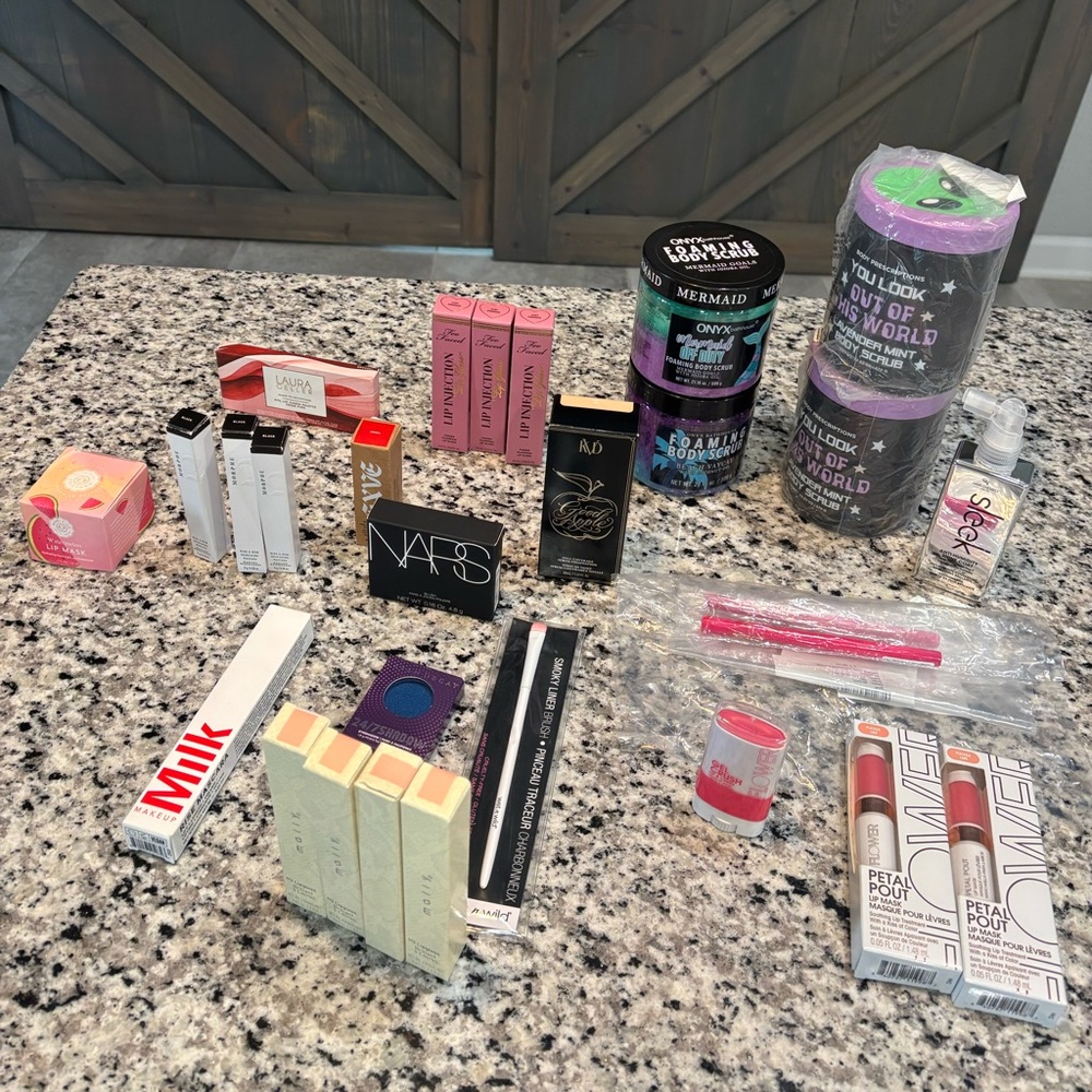 Brand Beauty Box – Too Faced, NARS, Mally, Morphe, Laura Geller & More